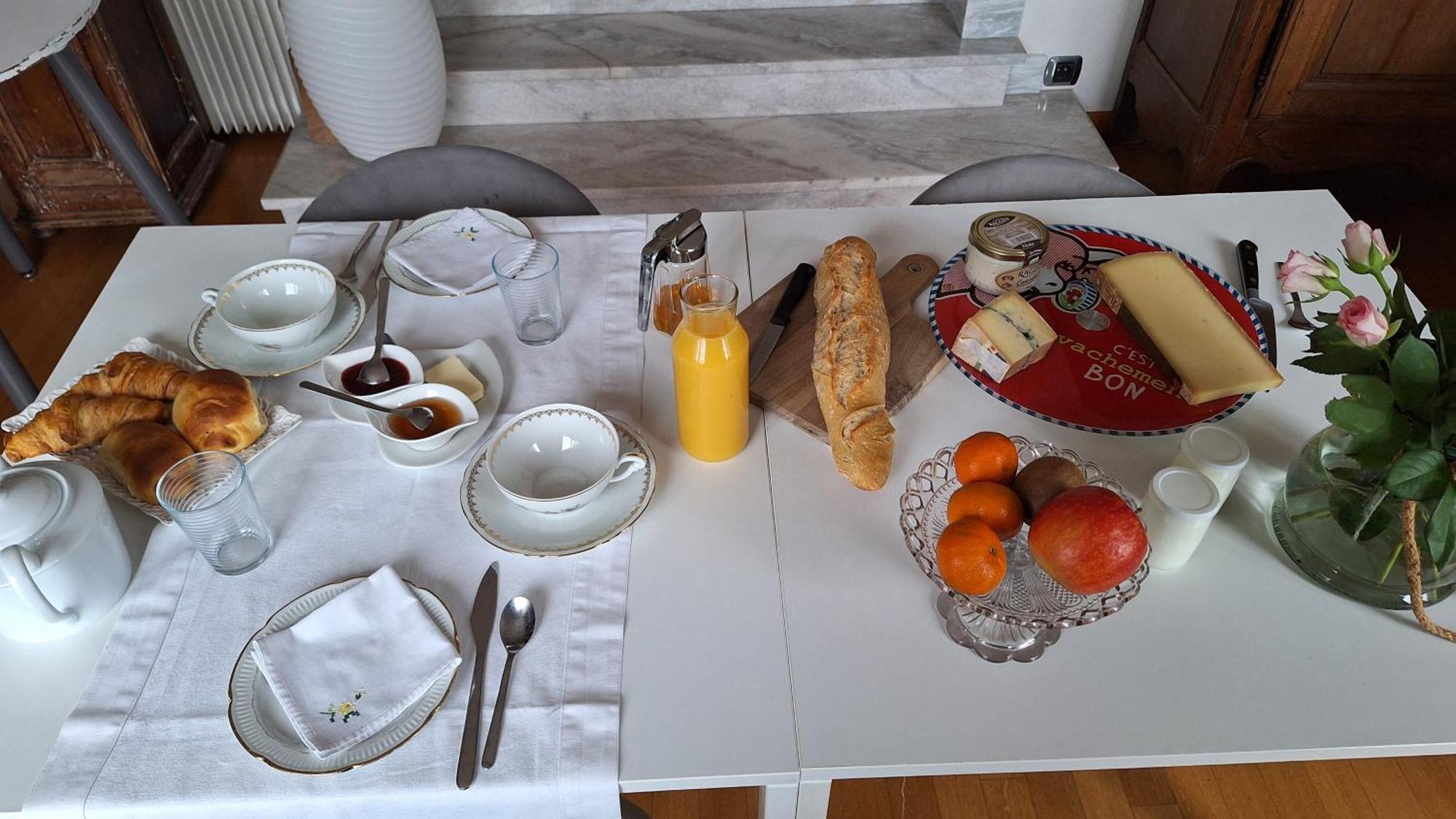 Chambres D'Hotes Le Relais Globe Trotteur Montaigu  Esterno foto